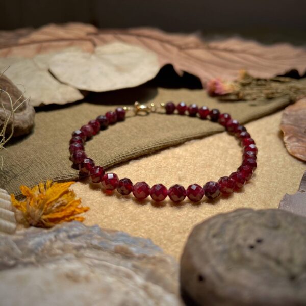 Garnet Đỏ 4ly